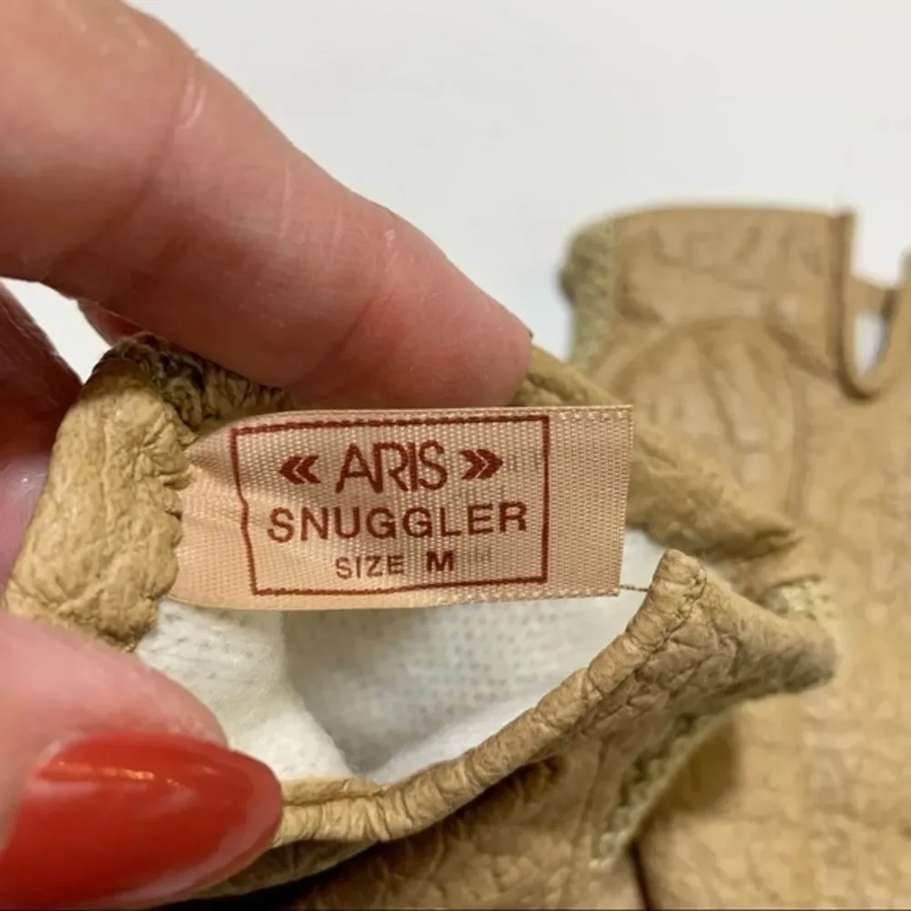 NWOT‎ Aris Snuggler Tan Vinyl Lined Winter Gloves